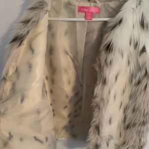 Girls Faux fur vest